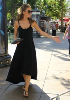 Maria Menounos feet photo thumbnail