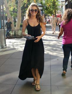 Maria Menounos feet photo thumbnail