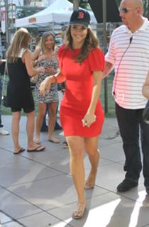 Maria Menounos feet photo thumbnail