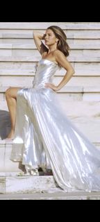 Maria Menounos feet photo thumbnail