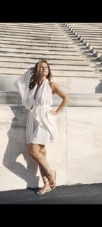 Maria Menounos feet photo thumbnail