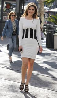 Maria Menounos feet photo thumbnail