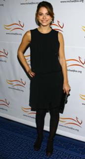 Maria Menounos feet photo thumbnail