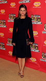 Maria Menounos feet photo thumbnail