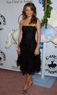 Maria Menounos feet photo thumbnail