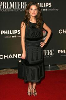 Maria Menounos feet photo thumbnail
