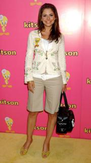 Maria Menounos feet photo thumbnail