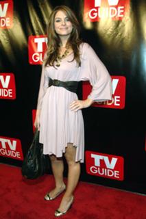 Maria Menounos feet photo thumbnail