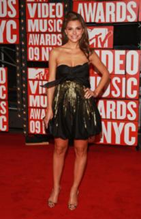 Maria Menounos feet photo thumbnail