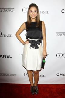 Maria Menounos feet photo thumbnail