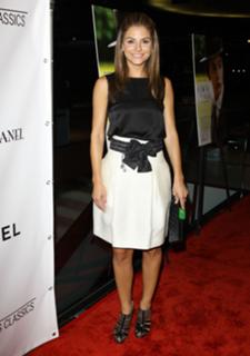 Maria Menounos feet photo thumbnail