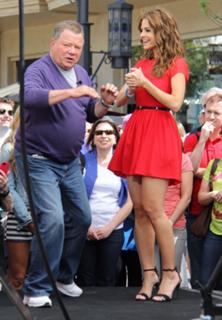 Maria Menounos feet photo thumbnail