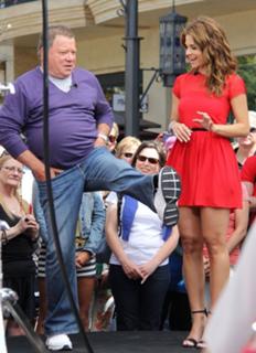 Maria Menounos feet photo thumbnail