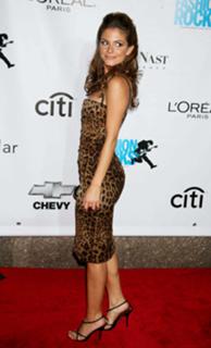 Maria Menounos feet photo thumbnail