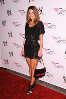 Maria Menounos feet photo thumbnail