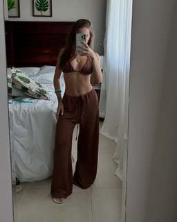 Maria Nicolly feet photo thumbnail