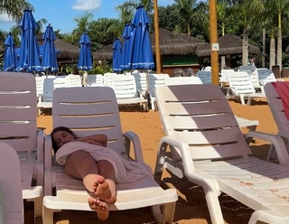 Maria Nicolly feet photo thumbnail