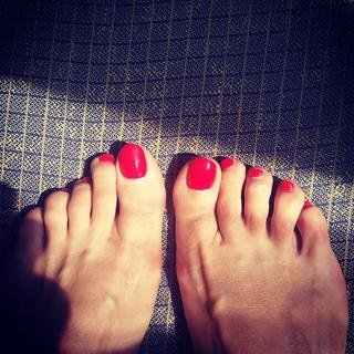 Maria Pia Calzone feet photo 6