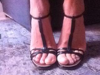 Maria Pia Calzone feet photo 5