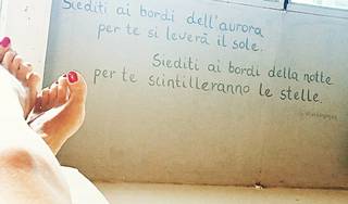 Maria Pia Calzone feet photo 16