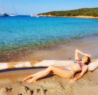 Maria Pia Calzone feet photo 13