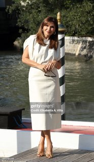 Maria Pia Calzone feet photo 14