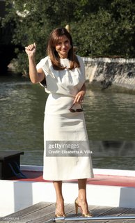 Maria Pia Calzone feet photo 13