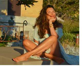 Maria Pia Calzone feet photo 7