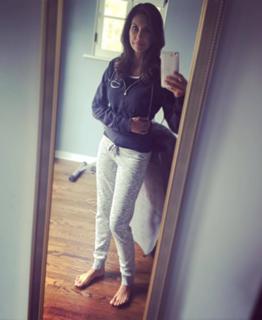 Maria Quiban feet photo thumbnail