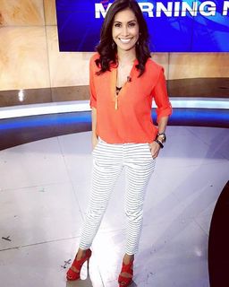 Maria Quiban feet photo thumbnail