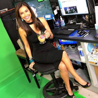 Maria Quiban feet photo thumbnail