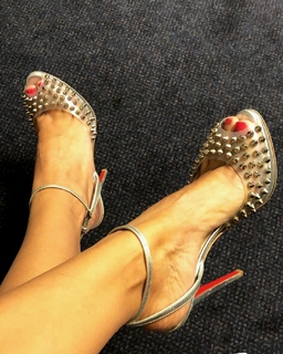 Maria Quiban feet photo thumbnail