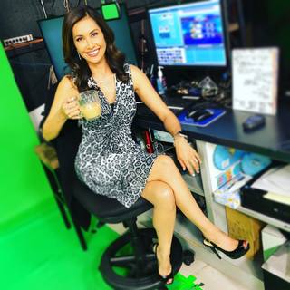 Maria Quiban feet photo thumbnail