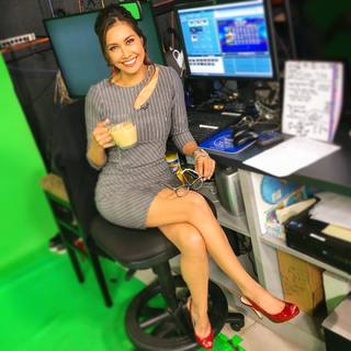 Maria Quiban feet photo thumbnail