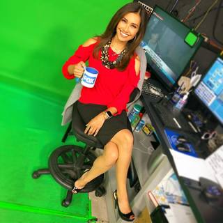 Maria Quiban feet photo thumbnail