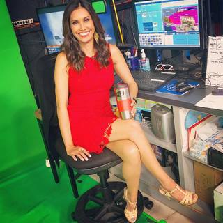 Maria Quiban feet photo thumbnail