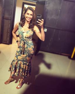 Maria Quiban feet photo thumbnail