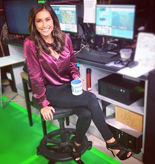 Maria Quiban feet photo thumbnail