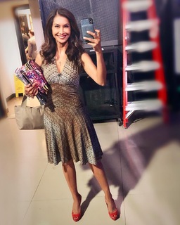 Maria Quiban feet photo thumbnail