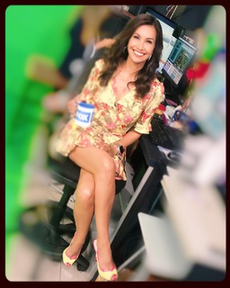 Maria Quiban feet photo thumbnail