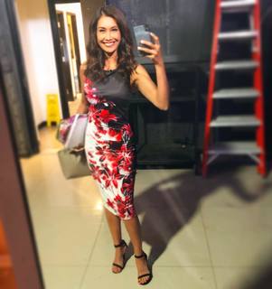 Maria Quiban feet photo thumbnail