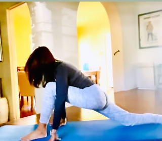 Maria Quiban feet photo thumbnail