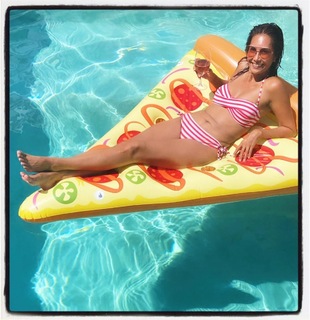 Maria Quiban feet photo thumbnail