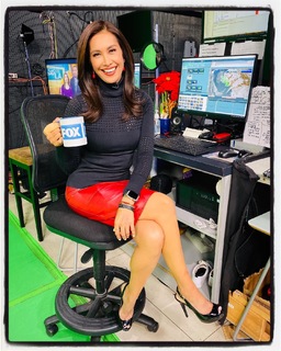 Maria Quiban feet photo thumbnail