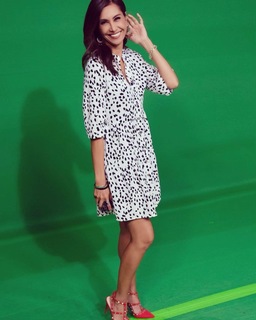 Maria Quiban feet photo thumbnail