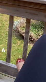 Maria Quiban feet photo thumbnail