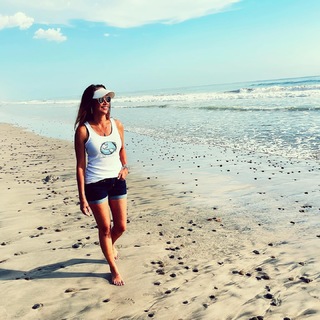 Maria Quiban feet photo thumbnail