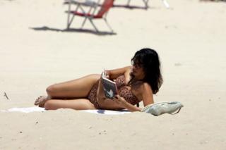 Maria Ribeiro feet photo 9