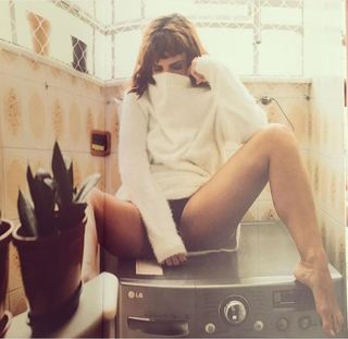 Maria Ribeiro feet photo 10
