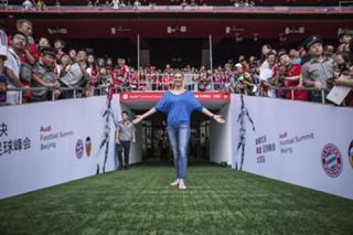 Maria Riesch feet photo thumbnail